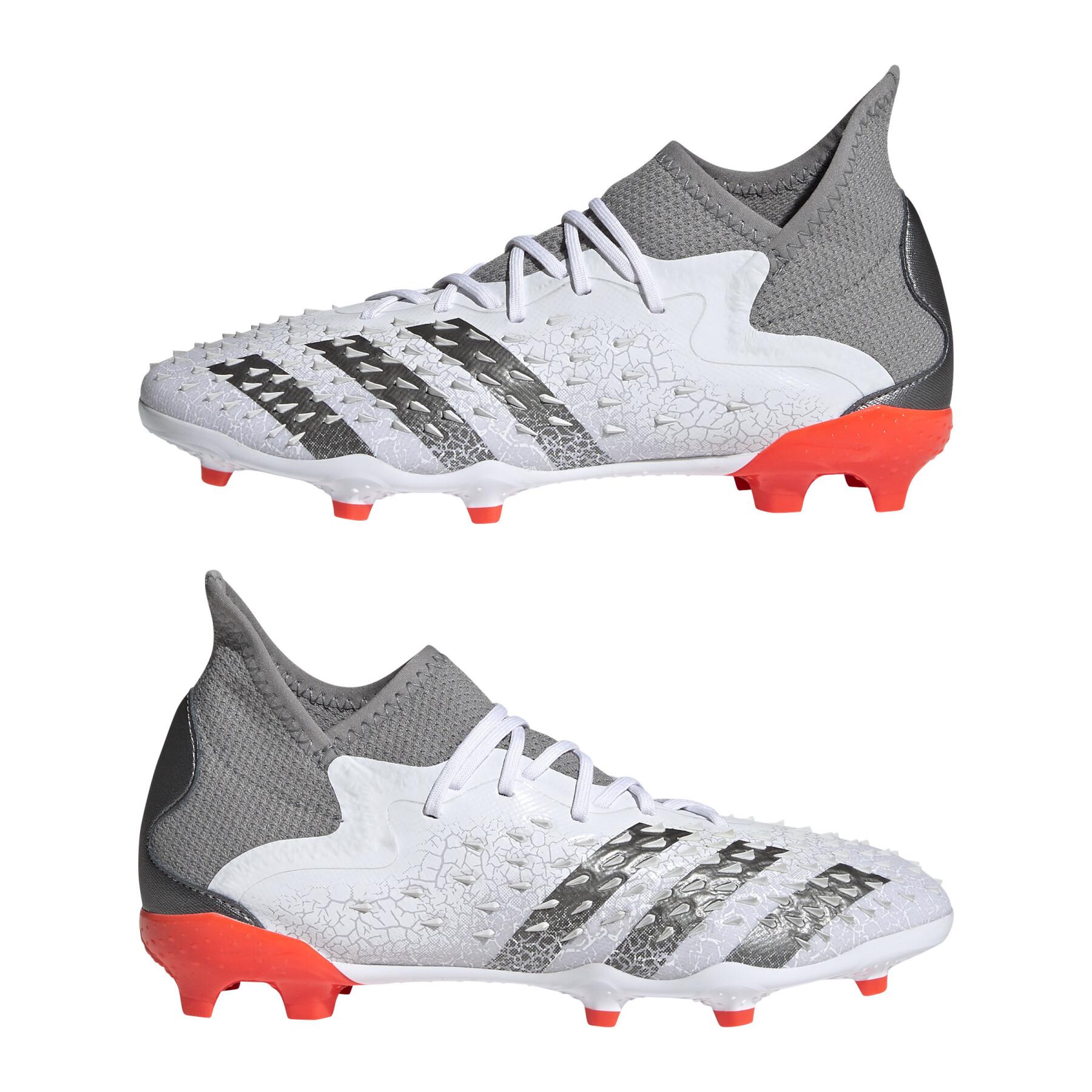 Sapatos de futebol para crianças adidas Predator Freak.1 FG
