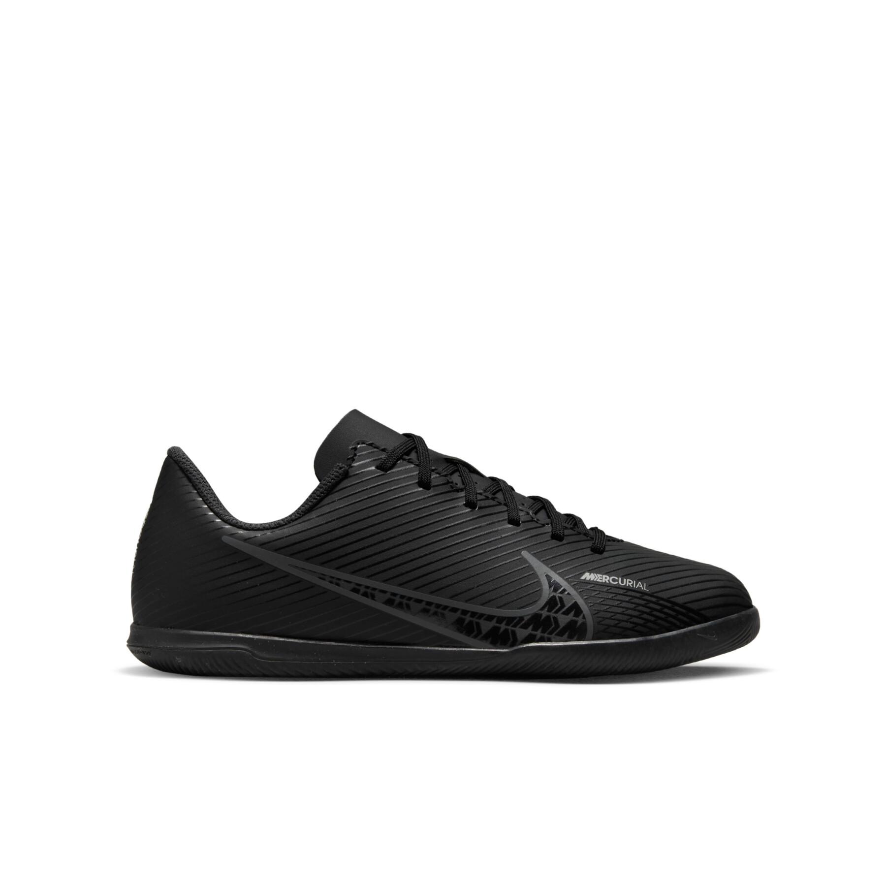 Sapatos de futebol para crianças Nike Mercurial Vapor 15 Club IC - Shadow Black Pack