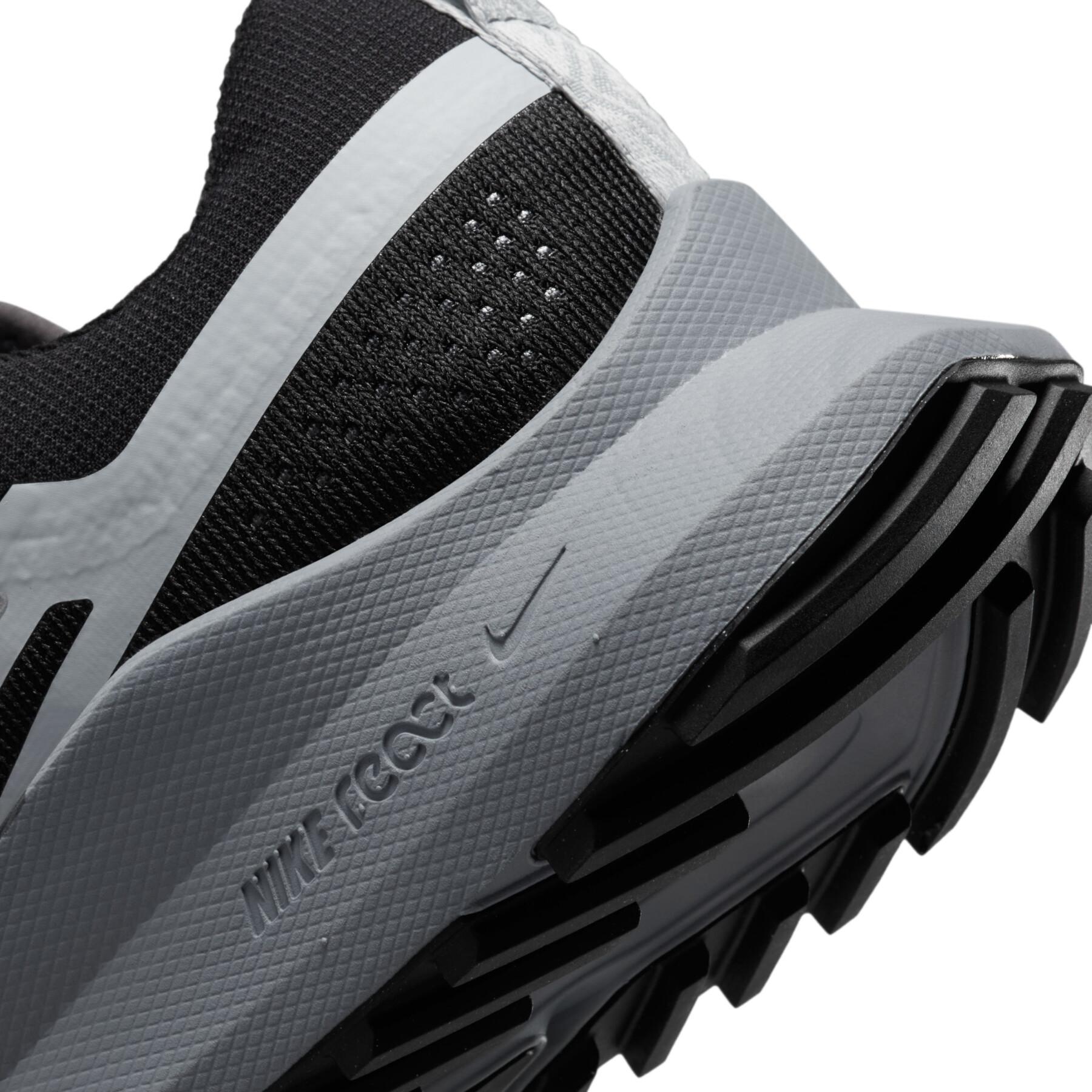 Sapatos de rasto para mulheres Nike React Pegasus Trail 4