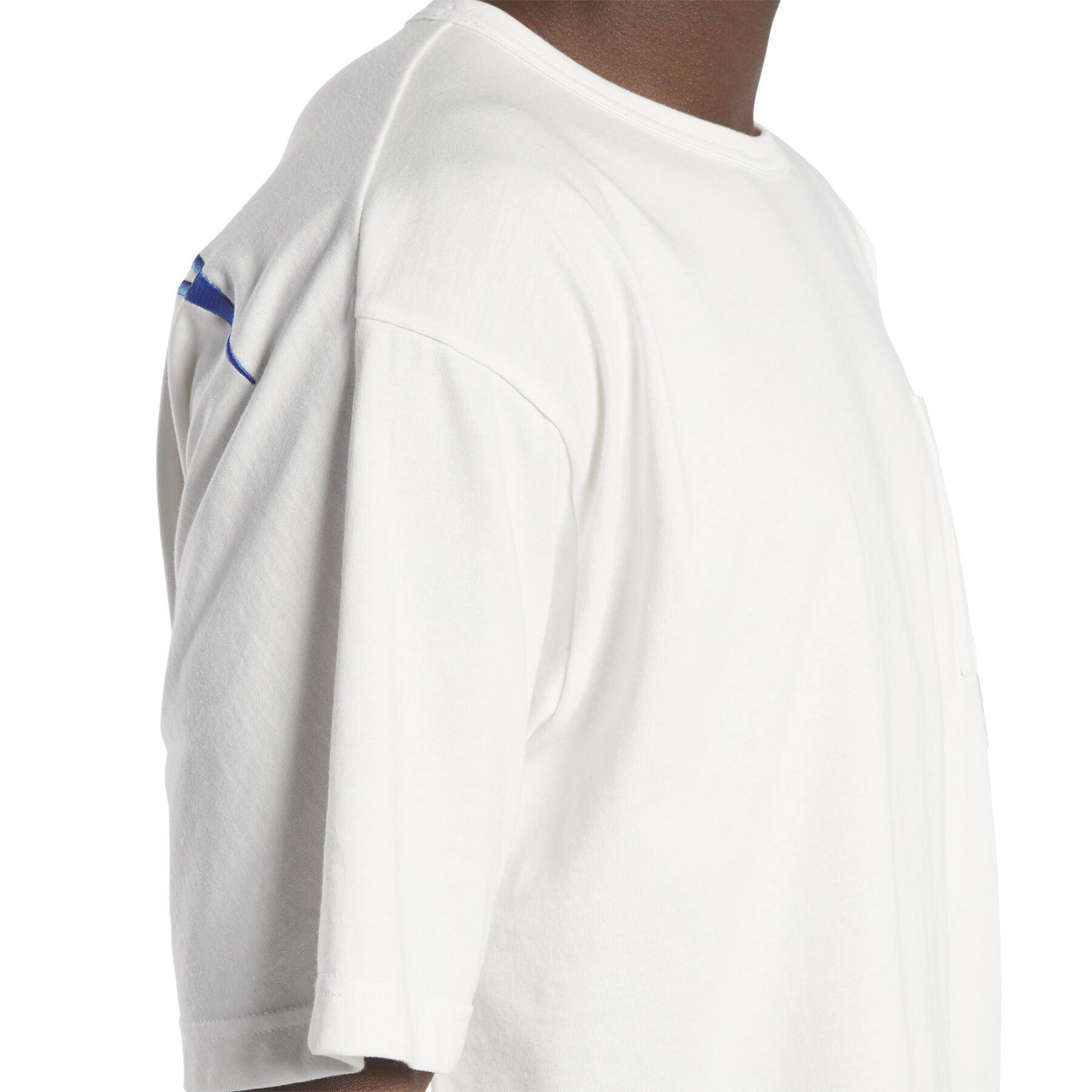 T-shirt com bolso Reebok Basketball